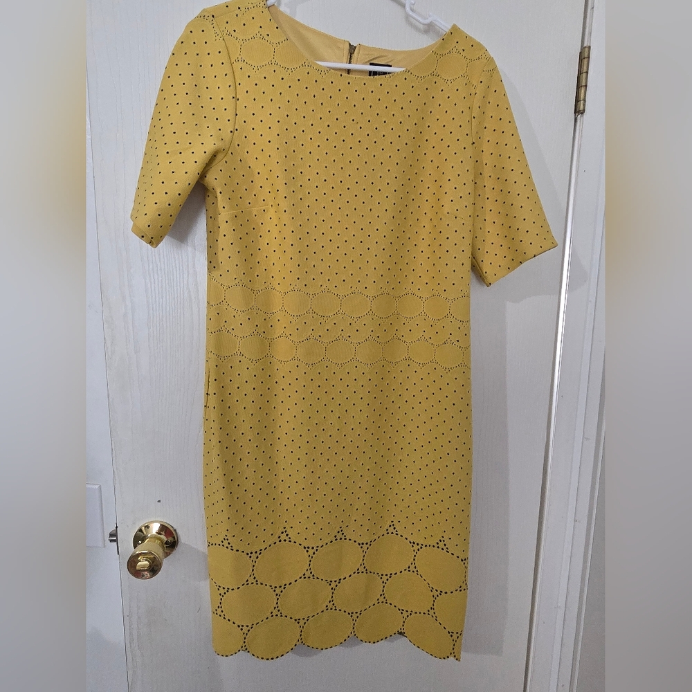 Size 10 RM LLY Yellow Dress. Scalloped at Bottom.